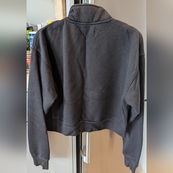 TNA 1/4 zip Black Crop Sweatshirt Medium - Picture 2 of 3